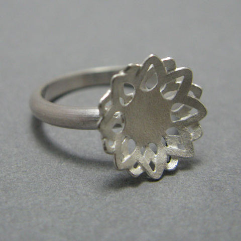 Snowdaisy Ring